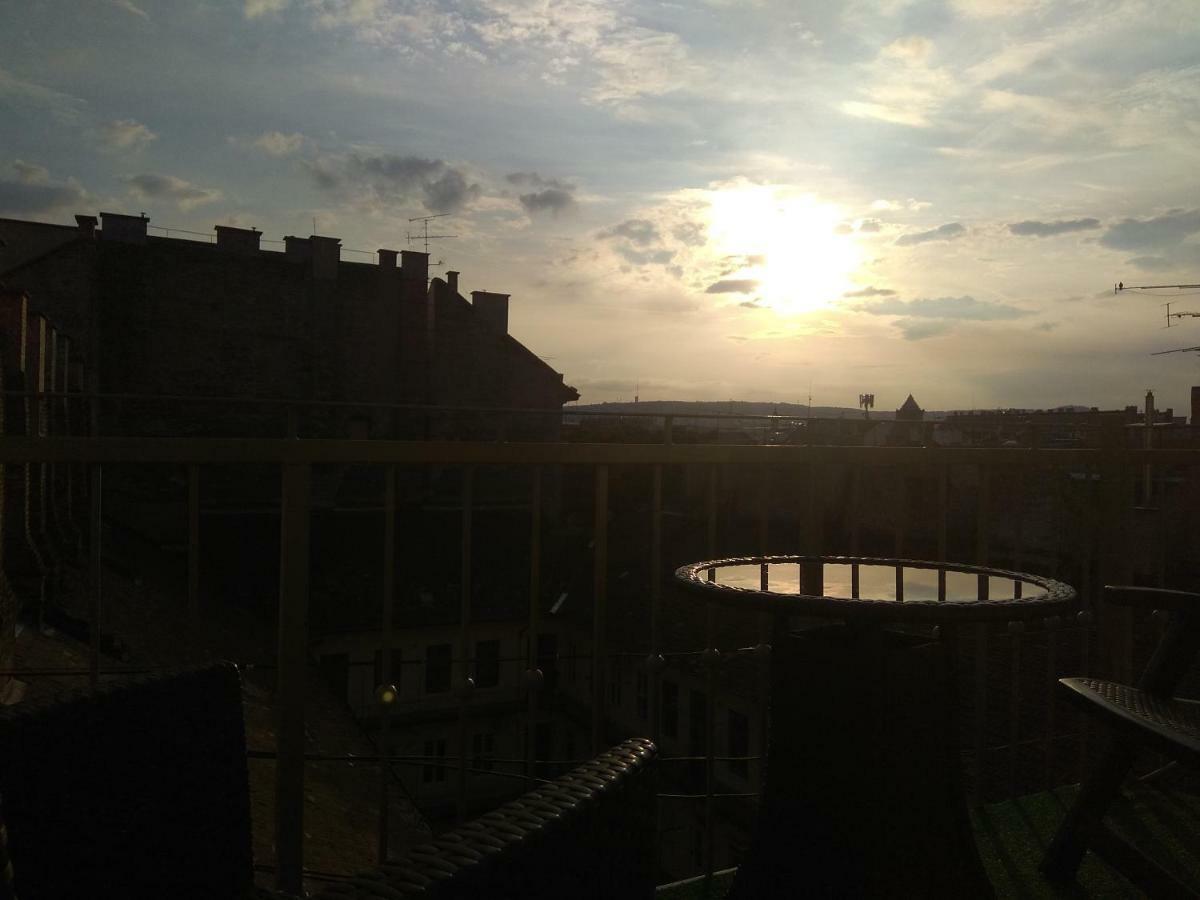 Broadway Center Rooftop View בודפשט